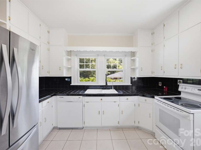 101 Sunset Drive, Stanley, NC 28164.  MLS# CAR4412993, YatesRealty ID 44915. 