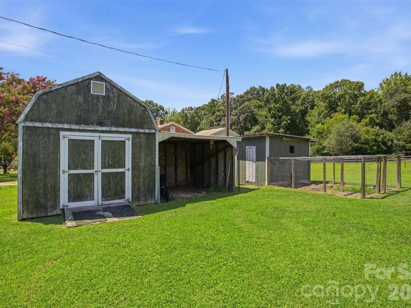 101 Sunset Drive, Stanley, NC 28164.  MLS# CAR4412993, YatesRealty ID 44915. 