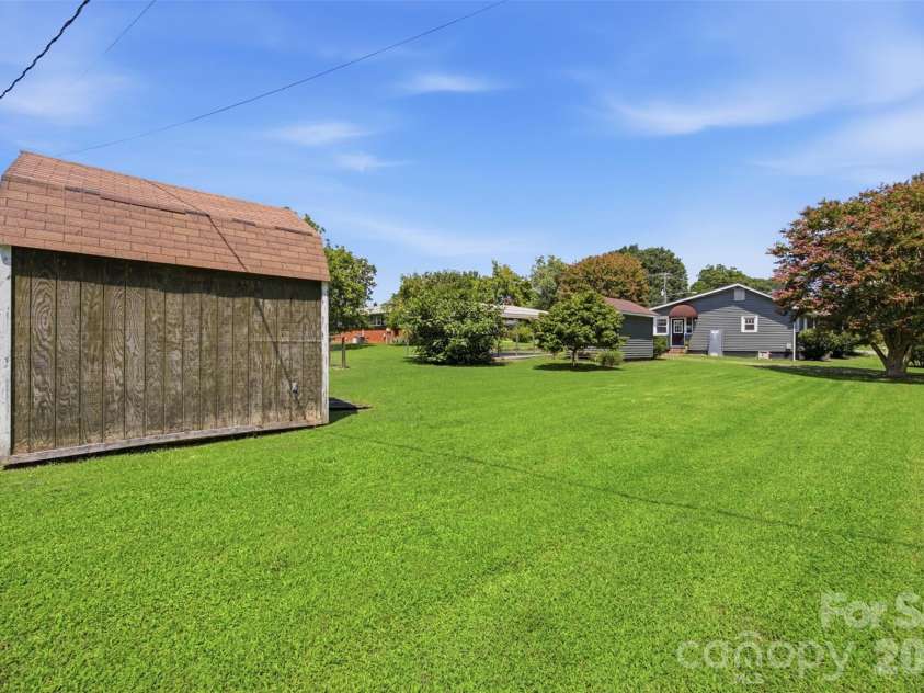 101 Sunset Drive, Stanley, NC 28164.  MLS# CAR4412993, YatesRealty ID 44915. 