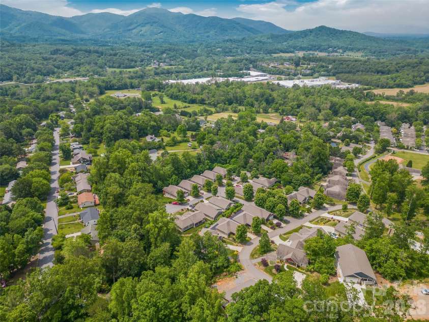 23 Village Overlook Loop, Swannanoa, NC 28778.  MLS# CAR4403854, YatesRealty ID 44921. 