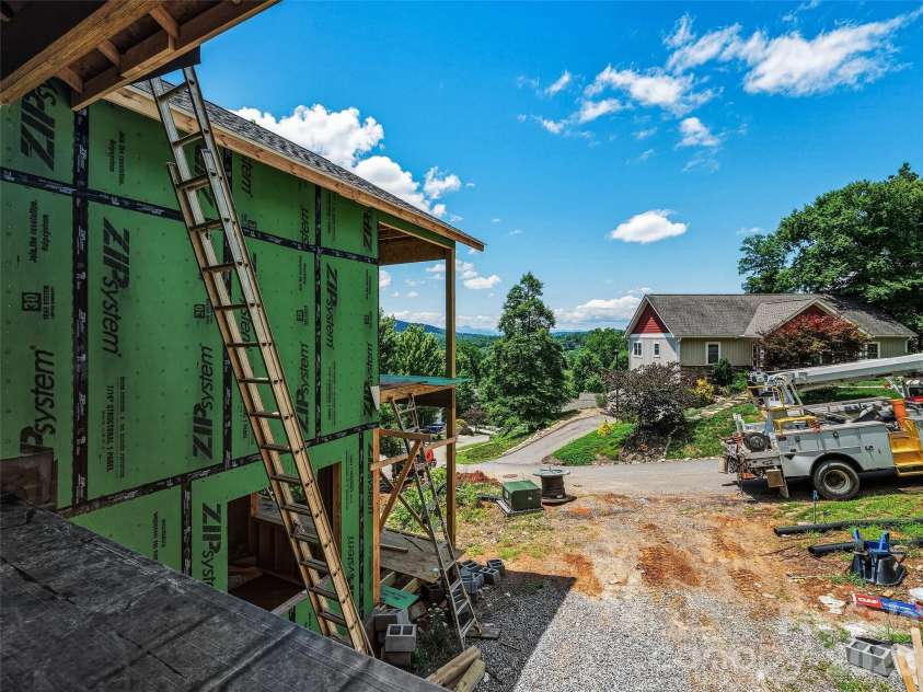 23 Village Overlook Loop, Swannanoa, NC 28778.  MLS# CAR4403854, YatesRealty ID 44921. 