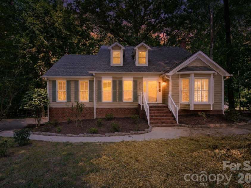 1472 Old Tara Lane, Fort Mill, SC 29708.  MLS# CAR4415469, YatesRealty ID 44922. 