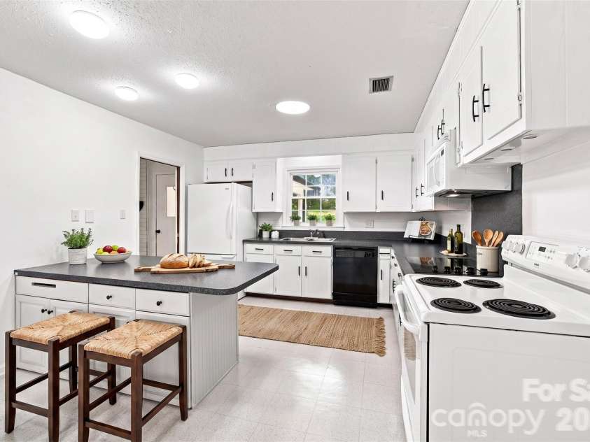 1045 Magnolia Street, Mooresville, NC 28115.  MLS# CAR4414717, YatesRealty ID 44923. Virtually Staged