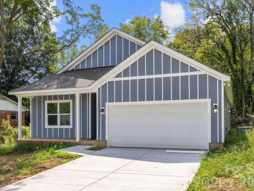 505 Dunlap Street, Lancaster, SC 29720.  MLS# CAR4415288, YatesRealty ID 44925. 