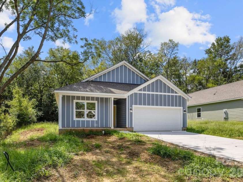 505 Dunlap Street, Lancaster, SC 29720.  MLS# CAR4415288, YatesRealty ID 44925. 