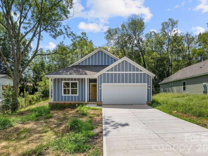 505 Dunlap Street, Lancaster, SC 29720.  MLS# CAR4415288, YatesRealty ID 44925. 