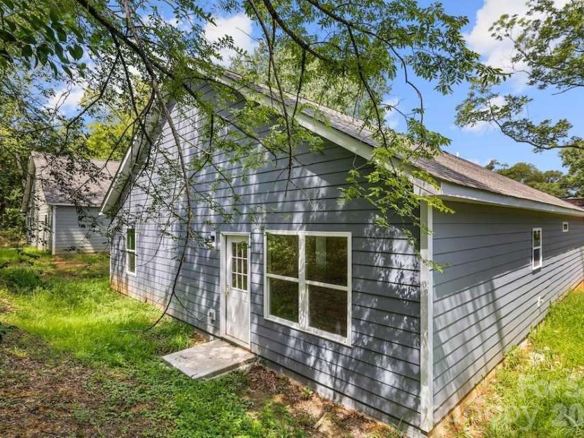 505 Dunlap Street, Lancaster, SC 29720.  MLS# CAR4415288, YatesRealty ID 44925. 