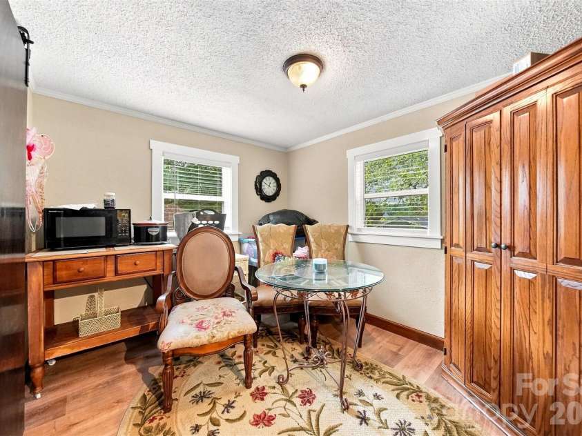 2588 Old Shelby Road, Hickory, NC 28602.  MLS# CAR4415305, YatesRealty ID 44926. 
