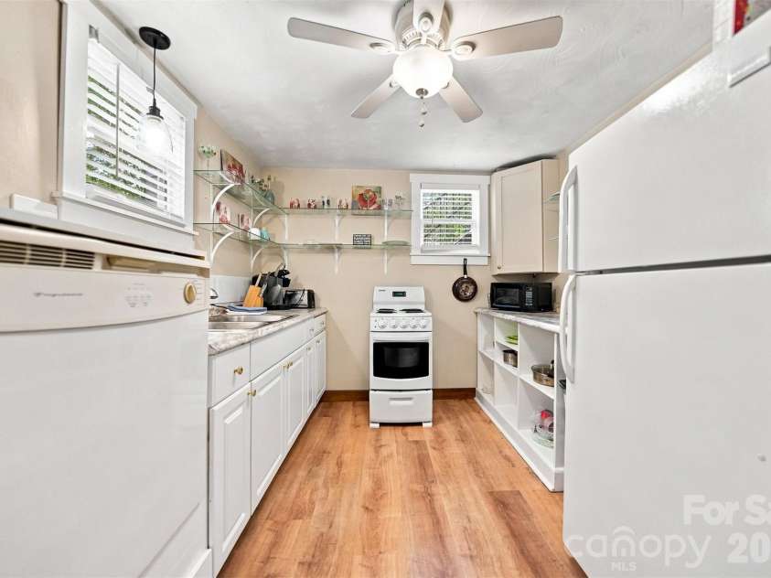 2588 Old Shelby Road, Hickory, NC 28602.  MLS# CAR4415305, YatesRealty ID 44926. 