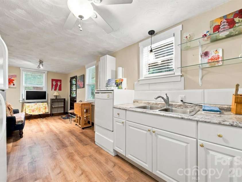 2588 Old Shelby Road, Hickory, NC 28602.  MLS# CAR4415305, YatesRealty ID 44926. 