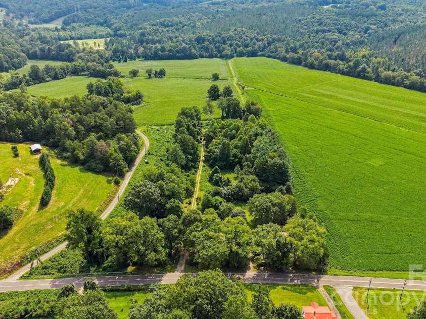 2588 Old Shelby Road, Hickory, NC 28602.  MLS# CAR4415305, YatesRealty ID 44926. 