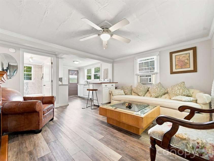 2588 Old Shelby Road, Hickory, NC 28602.  MLS# CAR4415305, YatesRealty ID 44926. 