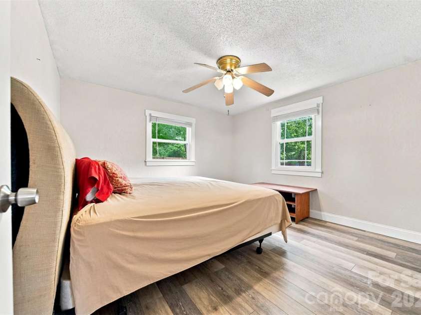 2588 Old Shelby Road, Hickory, NC 28602.  MLS# CAR4415305, YatesRealty ID 44926. 