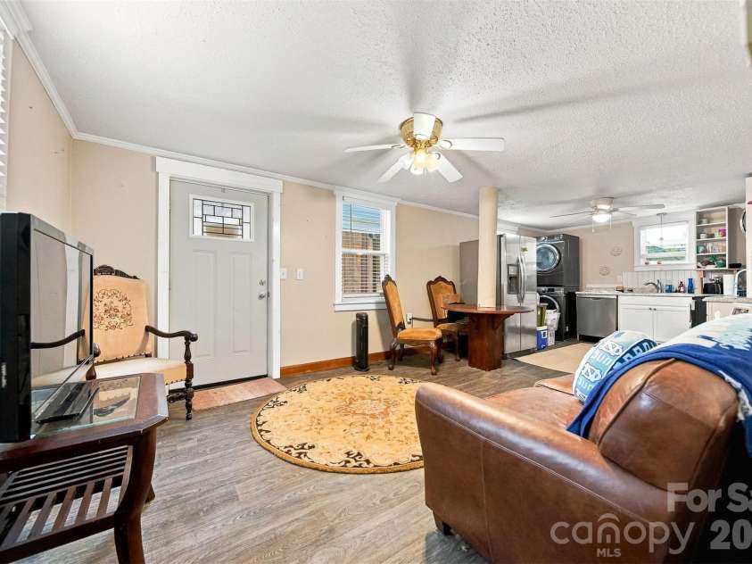 2588 Old Shelby Road, Hickory, NC 28602.  MLS# CAR4415305, YatesRealty ID 44926. 