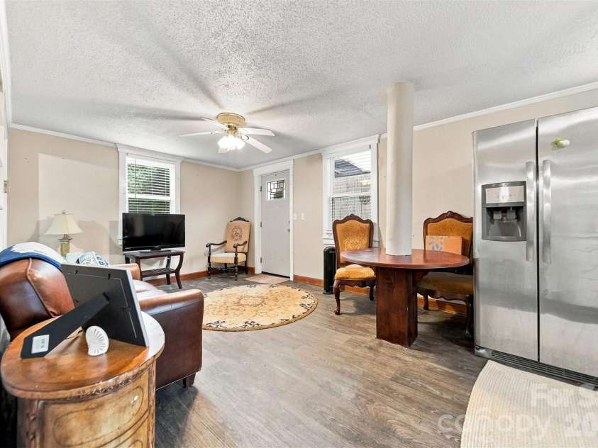 2588 Old Shelby Road, Hickory, NC 28602.  MLS# CAR4415305, YatesRealty ID 44926. 