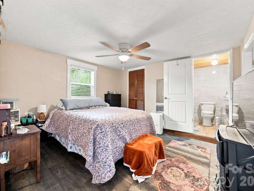2588 Old Shelby Road, Hickory, NC 28602.  MLS# CAR4415305, YatesRealty ID 44926. 