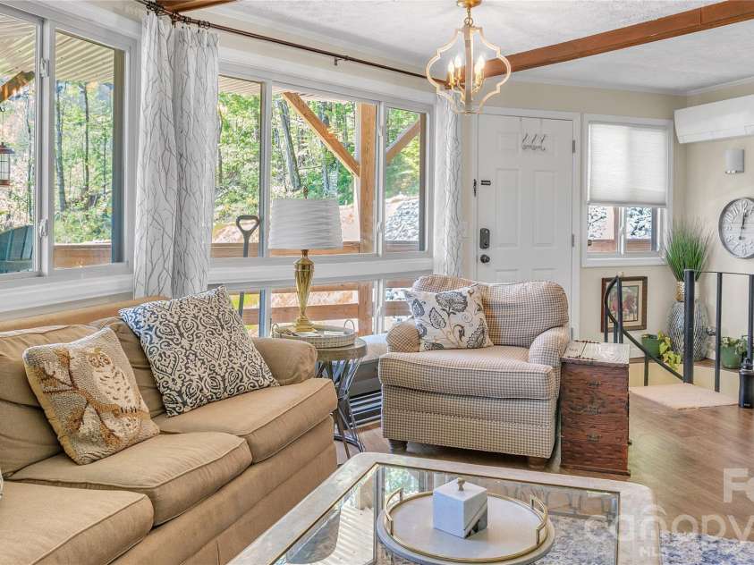 315 Timber Ridge Road, Sugar Mountain, NC 28604.  MLS# CAR4387055, YatesRealty ID 44927. 