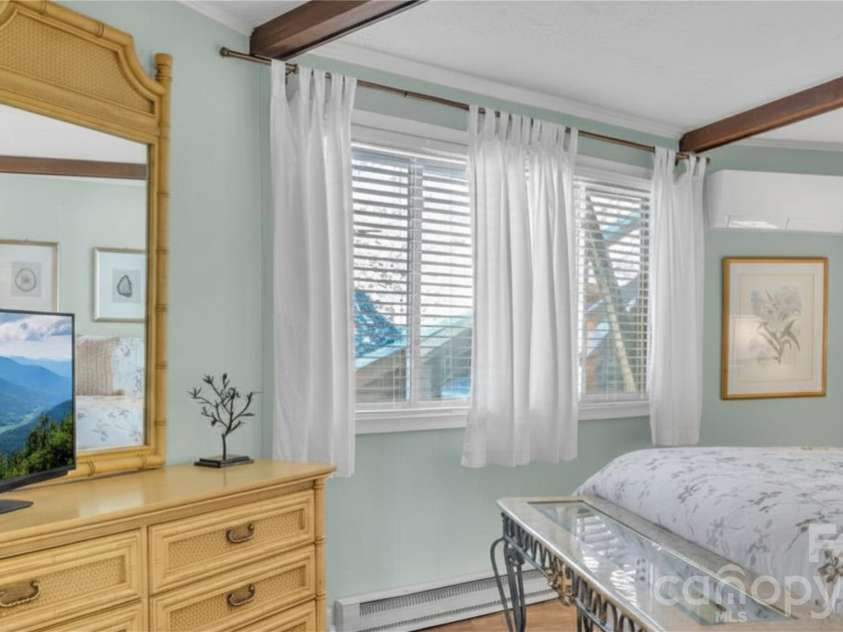 315 Timber Ridge Road, Sugar Mountain, NC 28604.  MLS# CAR4387055, YatesRealty ID 44927. 