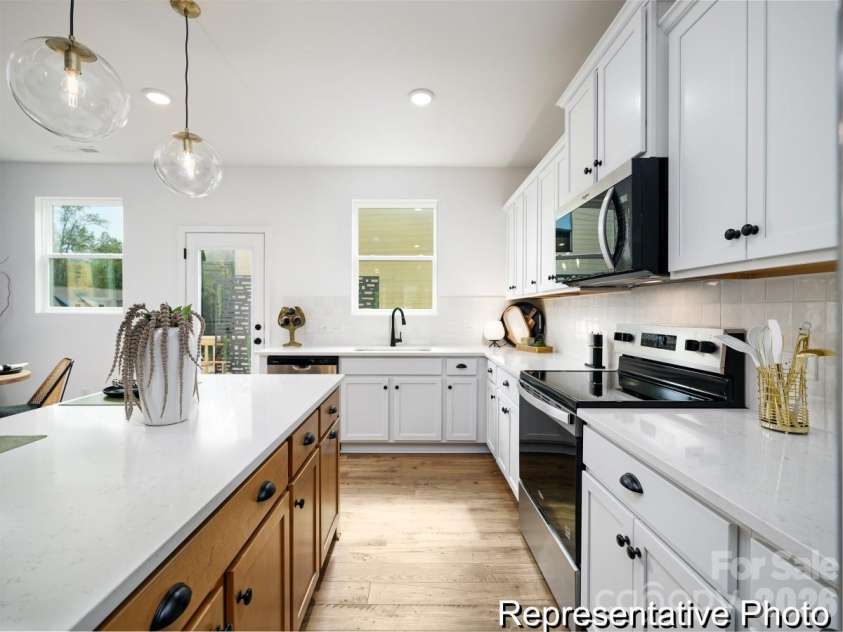2233 Friendship Fern Road, Charlotte, NC 28213.  MLS# CAR4409980, YatesRealty ID 44928. 