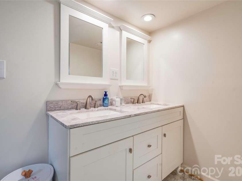 218 Oxford Street, Spindale, NC 28160.  MLS# CAR4414894, YatesRealty ID 44929. Bathroom