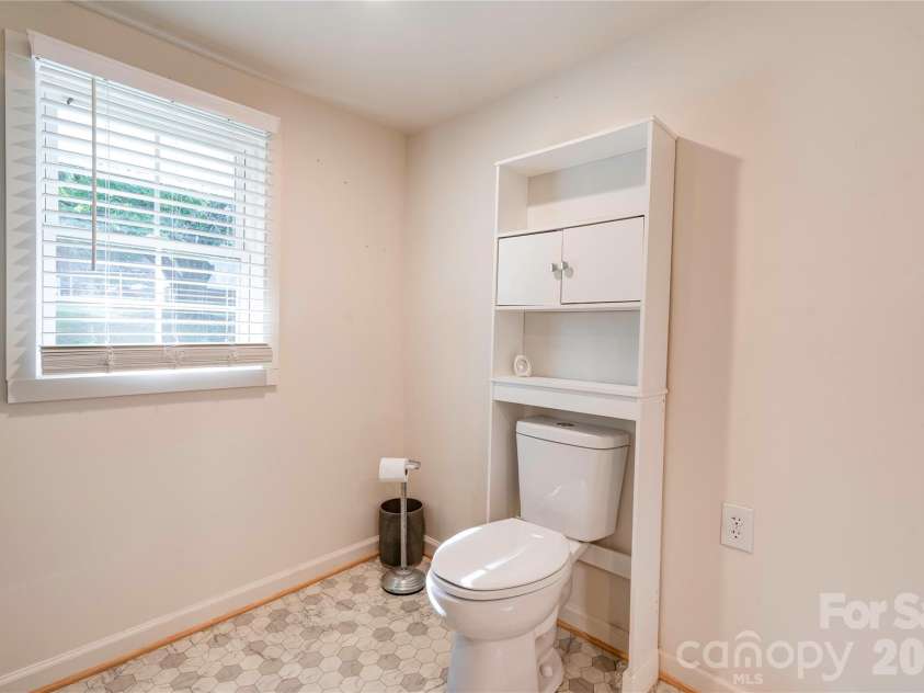 218 Oxford Street, Spindale, NC 28160.  MLS# CAR4414894, YatesRealty ID 44929. Bathroom