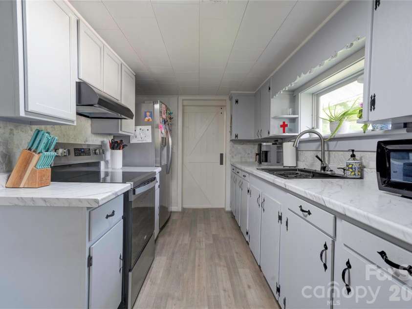 218 Oxford Street, Spindale, NC 28160.  MLS# CAR4414894, YatesRealty ID 44929. Kitchen
