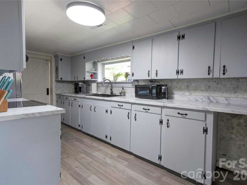218 Oxford Street, Spindale, NC 28160.  MLS# CAR4414894, YatesRealty ID 44929. Kitchen