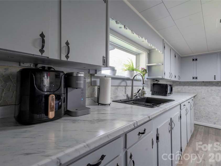 218 Oxford Street, Spindale, NC 28160.  MLS# CAR4414894, YatesRealty ID 44929. Kitchen