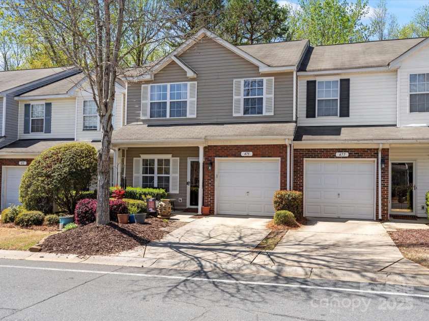 475 Delta Drive, Fort Mill, SC 29715.  MLS# CAR4242061, YatesRealty ID 4493. 