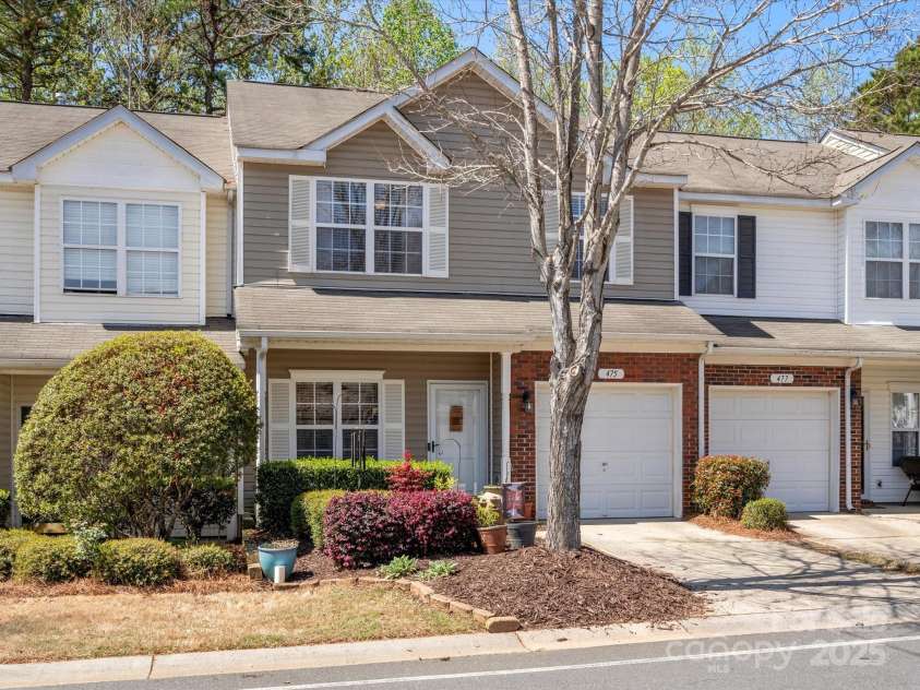 475 Delta Drive, Fort Mill, SC 29715.  MLS# CAR4242061, YatesRealty ID 4493. 