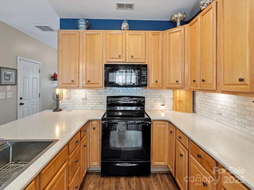 475 Delta Drive, Fort Mill, SC 29715.  MLS# CAR4242061, YatesRealty ID 4493. 