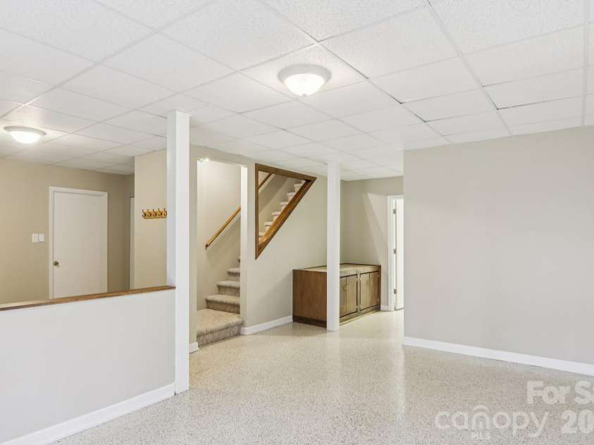 71 Setsi Lane, Brevard, NC 28712.  MLS# CAR4345276, YatesRealty ID 4493. 