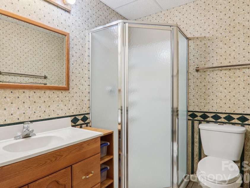 71 Setsi Lane, Brevard, NC 28712.  MLS# CAR4345276, YatesRealty ID 4493. 