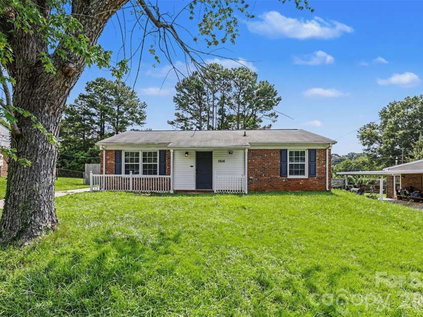 3616 Fagan Way, Charlotte, NC 28216.  MLS# CAR4415425, YatesRealty ID 44931. 
