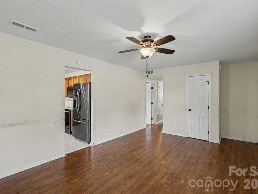 3616 Fagan Way, Charlotte, NC 28216.  MLS# CAR4415425, YatesRealty ID 44931. 