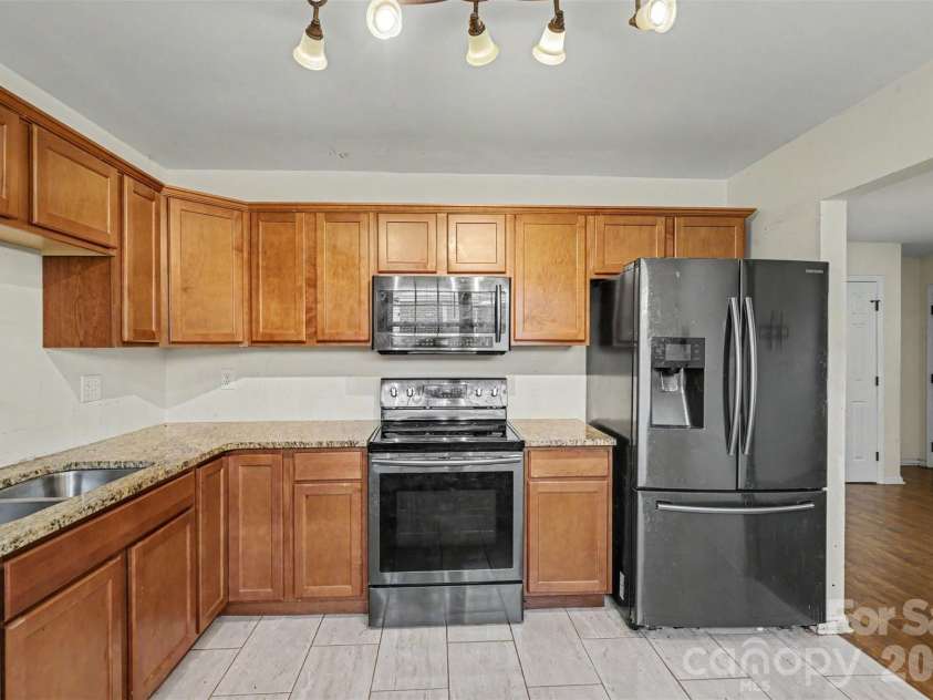 3616 Fagan Way, Charlotte, NC 28216.  MLS# CAR4415425, YatesRealty ID 44931. 