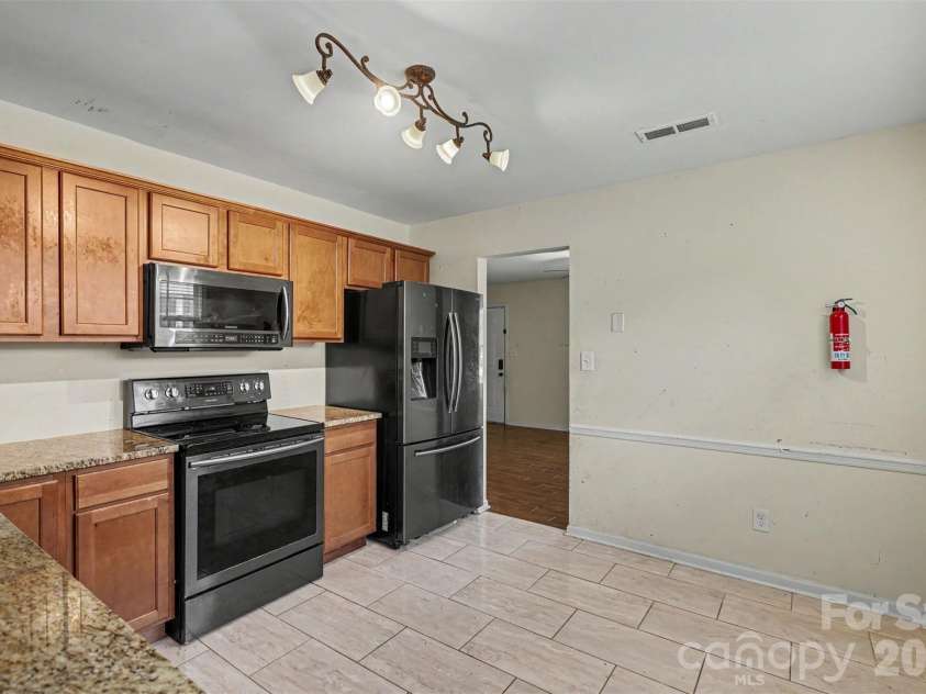 3616 Fagan Way, Charlotte, NC 28216.  MLS# CAR4415425, YatesRealty ID 44931. 