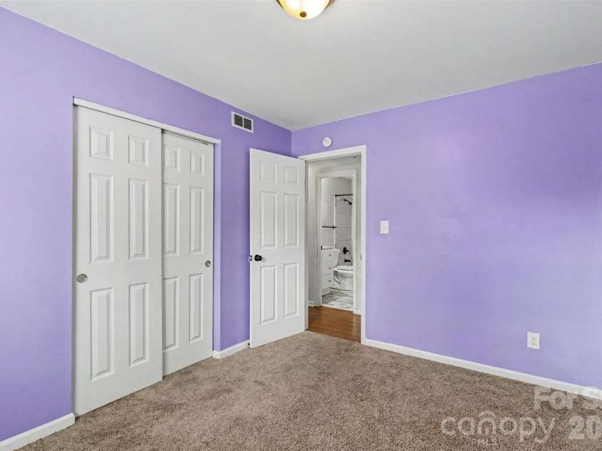 3616 Fagan Way, Charlotte, NC 28216.  MLS# CAR4415425, YatesRealty ID 44931. 