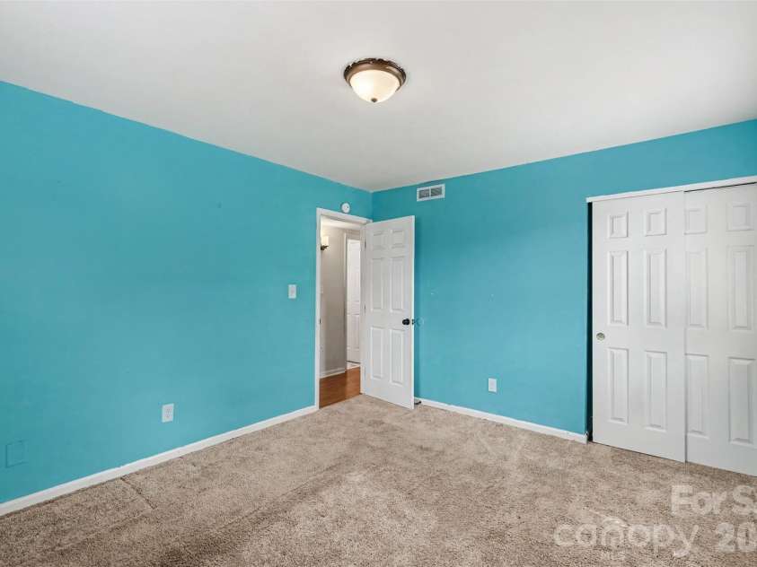 3616 Fagan Way, Charlotte, NC 28216.  MLS# CAR4415425, YatesRealty ID 44931. 