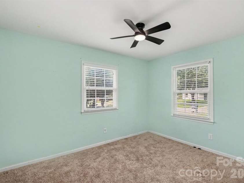 3616 Fagan Way, Charlotte, NC 28216.  MLS# CAR4415425, YatesRealty ID 44931. 