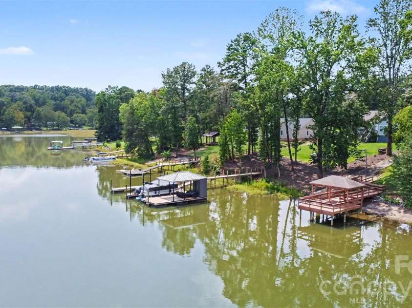 6917 Navajo Trail, Sherrills Ford, NC 28673.  MLS# CAR4394650, YatesRealty ID 44932. 
