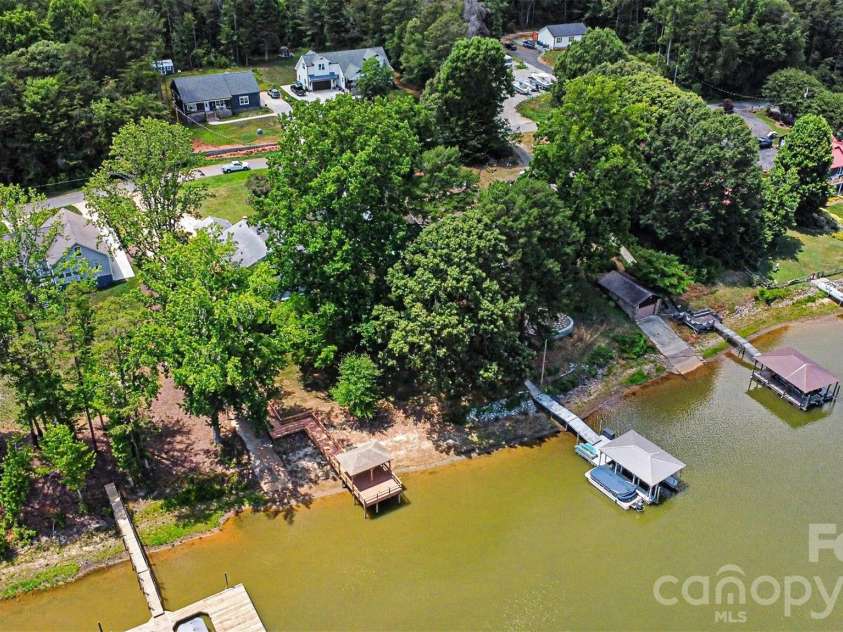 6917 Navajo Trail, Sherrills Ford, NC 28673.  MLS# CAR4394650, YatesRealty ID 44932. 