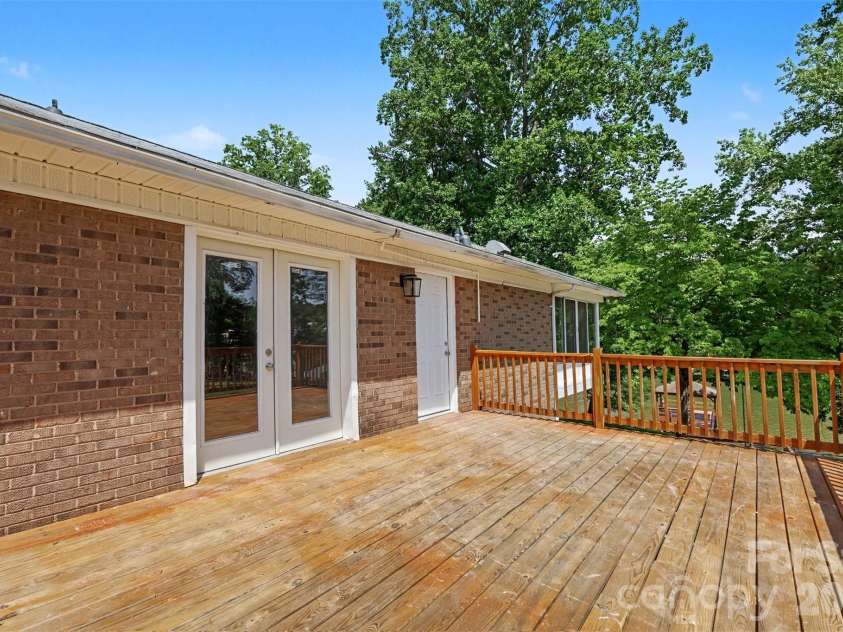 6917 Navajo Trail, Sherrills Ford, NC 28673.  MLS# CAR4394650, YatesRealty ID 44932. Deck off Primary