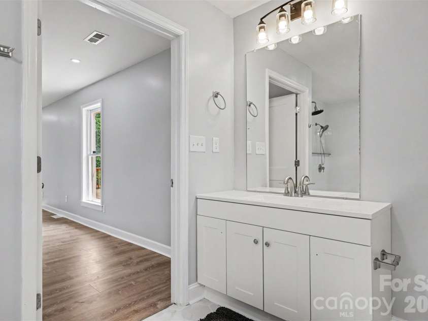6917 Navajo Trail, Sherrills Ford, NC 28673.  MLS# CAR4394650, YatesRealty ID 44932. Primary Bathroom