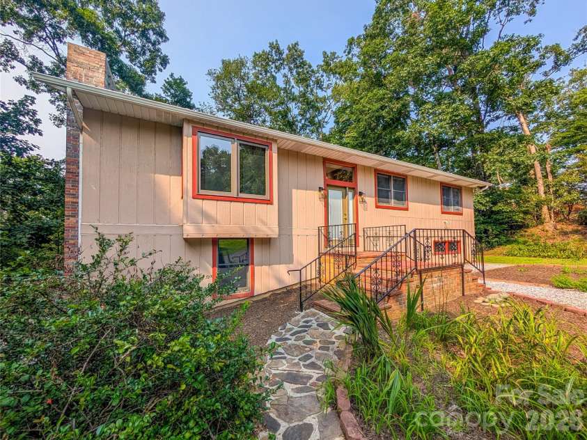 328 Wooded Valley Lane, Burnsville, NC 28714.  MLS# CAR4409092, YatesRealty ID 44933. 