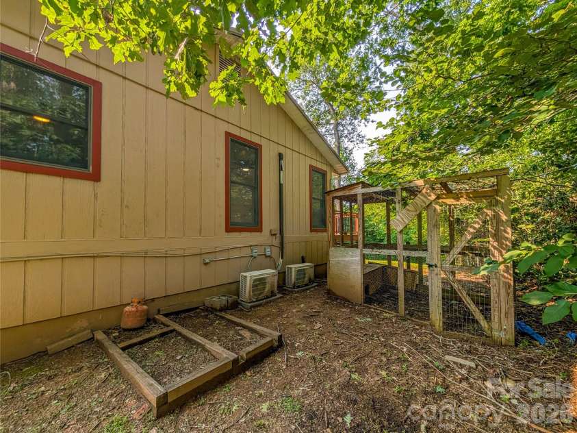 328 Wooded Valley Lane, Burnsville, NC 28714.  MLS# CAR4409092, YatesRealty ID 44933. 