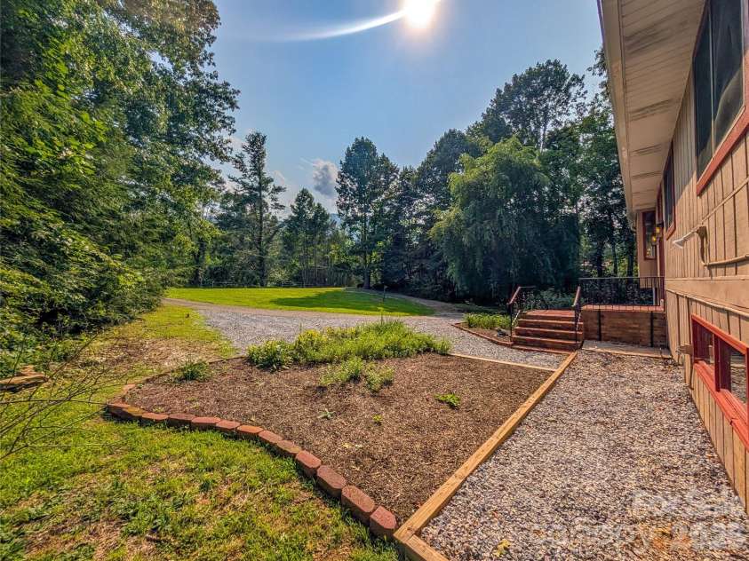 328 Wooded Valley Lane, Burnsville, NC 28714.  MLS# CAR4409092, YatesRealty ID 44933. 