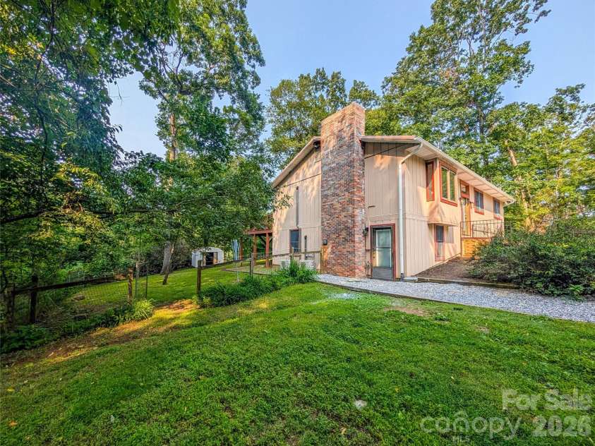 328 Wooded Valley Lane, Burnsville, NC 28714.  MLS# CAR4409092, YatesRealty ID 44933. 