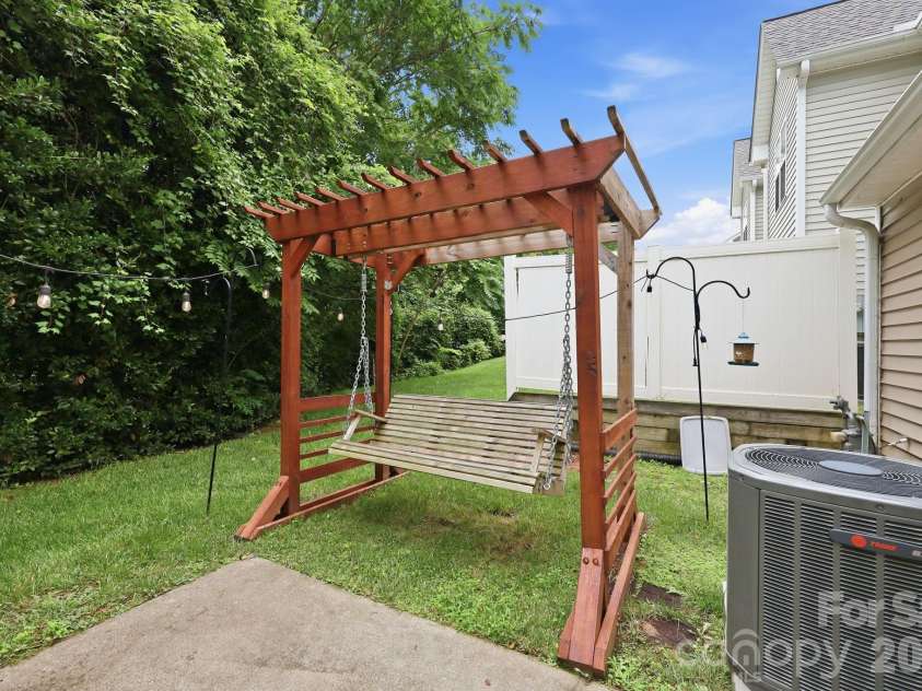 1169 Academic Drive, Winston Salem, NC 27106.  MLS# CAR4415445, YatesRealty ID 44935. 