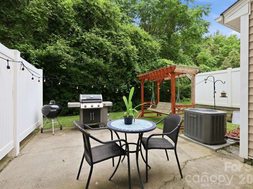 1169 Academic Drive, Winston Salem, NC 27106.  MLS# CAR4415445, YatesRealty ID 44935. 